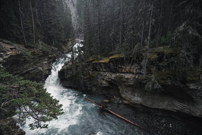 Moraine Lake & Lake Louise Sunset & Wildlife Adventure - What to bring for a comfortable evening (and better photos)