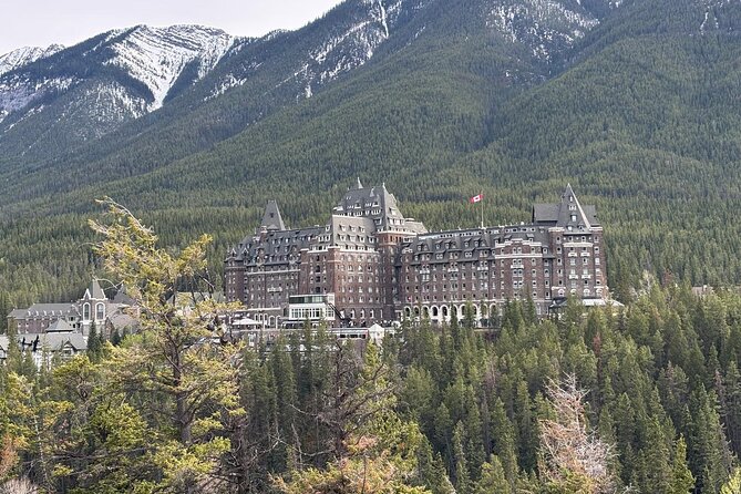 Moraine Lake & Louise & Banff Day Tour From Calgary-Canmore-Banff - Surprise Corner photo stop: the Fairmont view in minutes