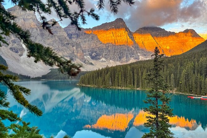 Moraine Lake Sunrise 3-Hour Tour from Canmore/Banff - Weather reality: layers, rain plans, and why provided ponchos help