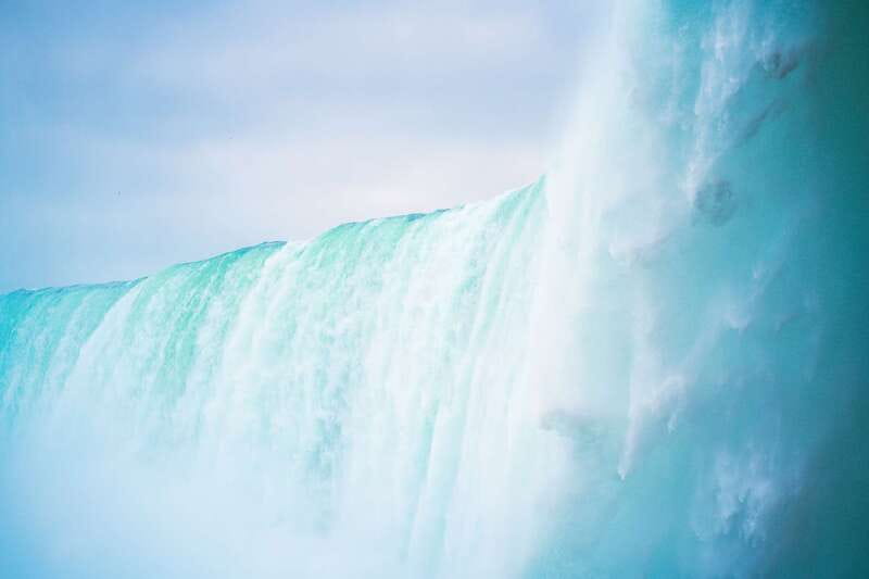 Niagara Falls: Boat Trip & Journey Behind the Falls Tour - Journey Behind the Falls tunnels: the sound, the rock, and the final ledge moment