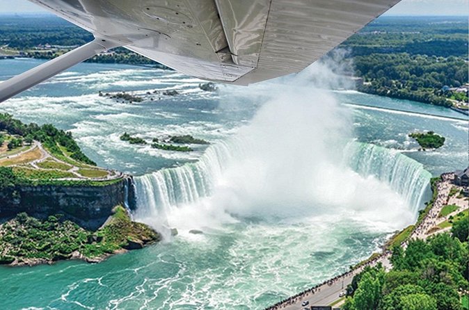 Niagara Falls Breathtaking Aerial Tour on Plane with iflyTOTO - Pilot personality: why names keep coming up