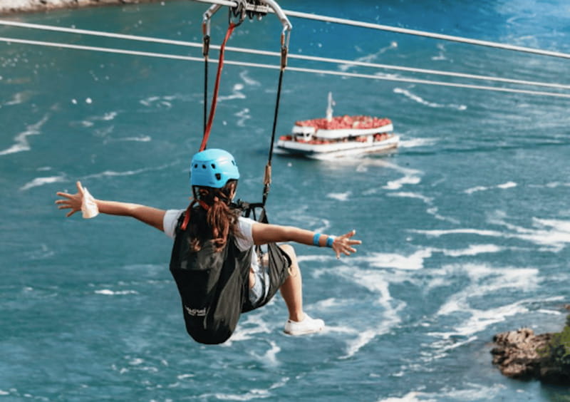 Niagara Falls, Canada: Early Bird Zip Line to The Falls - Key things to know before you go