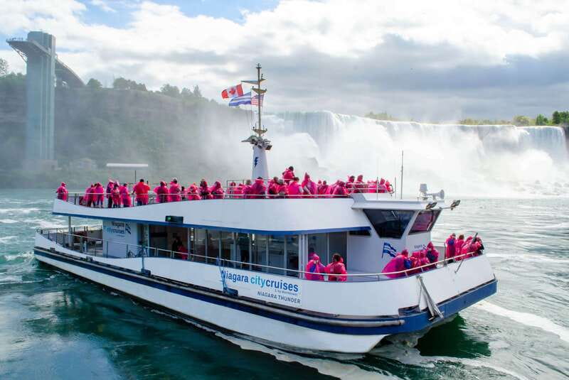 Niagara Falls, Canada: Sightseeing Tour with Boat Ride - Pickup, drop-off, and that small-group promise