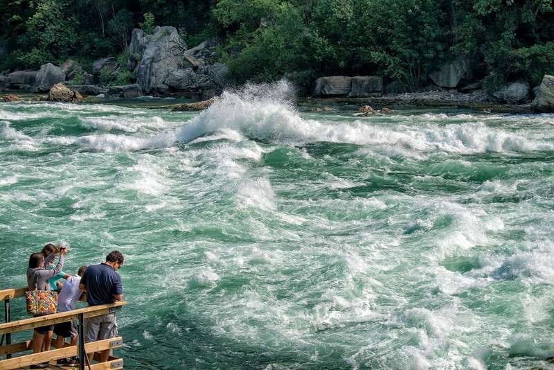 Niagara Falls, Canada: Sightseeing Tour with Boat Ride - What to bring, and how to plan your photos without stress