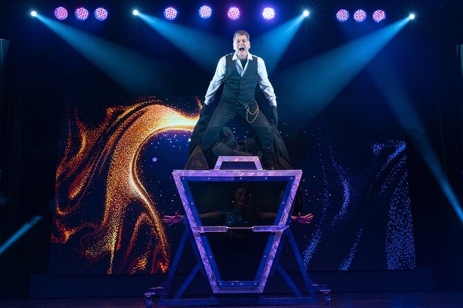 Niagara Falls, Canada: Wild Magic Show Ticket - Meet the Magicians After the Show