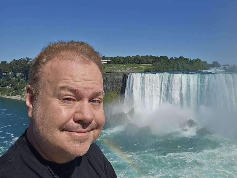 Niagara Falls: Canada with a Portuguese-speaking guide - Table Rock Views on the Canadian Side (More Than a Stop)