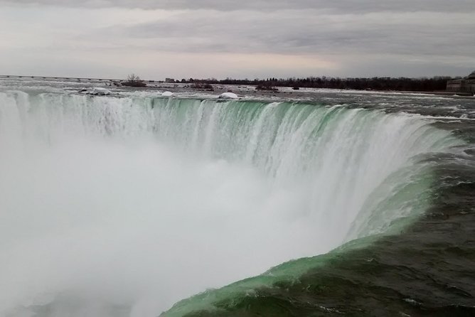 Niagara Falls Day Tour from Toronto - Stop 3, Niagara Whirlpool: the quick photo moment that adds variety