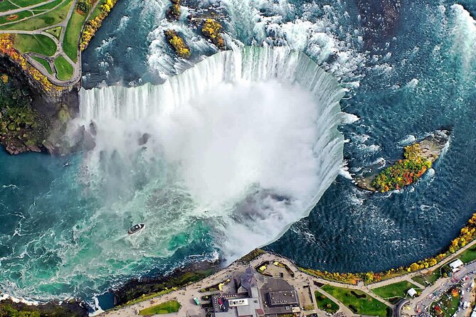 Niagara Falls Day Tour from Toronto Includes Boat Tour and Winery - What the guide and coach experience actually adds