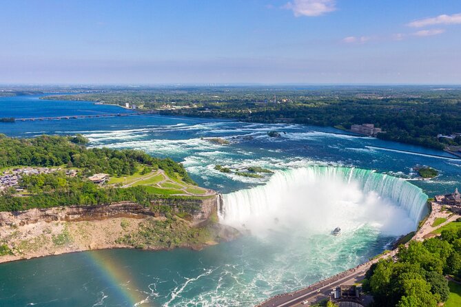 Niagara Falls Day Tour from Toronto with Boat Cruise and Lunch - Lunch Overlooking the Falls at Sheraton Fallsview