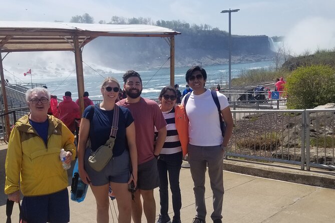 Niagara Falls Day Tour From Toronto with Fast track Niagara Cruise - Queenston Heights Park and the Niagara Parkway Views