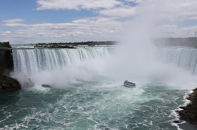 Niagara Falls Day Tour from Toronto with Wine Tasting - Maple Syrup Tasting and Wine: How to Pace the Day