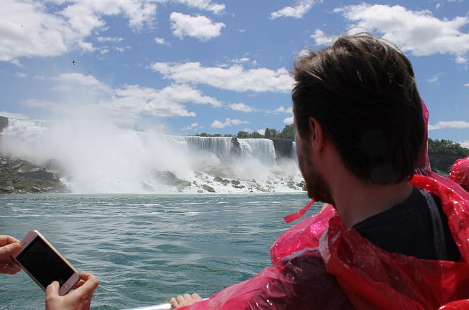 Niagara Falls Day Tour from Toronto with Wine Tasting - The Bus Ride: Comfort, Timing Updates, and Group Size