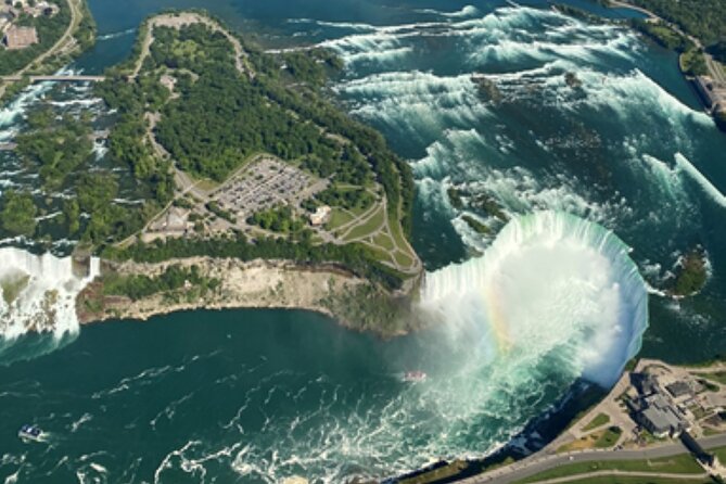Niagara Falls Day Tour Includes Boat Cruise, Winery Stop & Lunch - Lunch overlooking the falls: Table Rock vs Queen Victoria Place