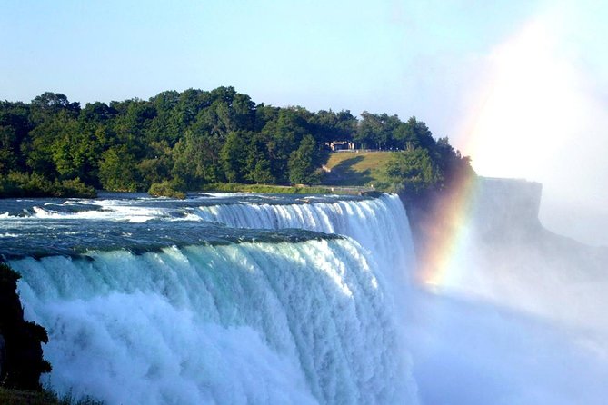 Niagara Falls Day Tour Includes Boat Cruise, Winery Stop & Lunch - Table Rock Welcome Centre: how to use your hour for photos and mist