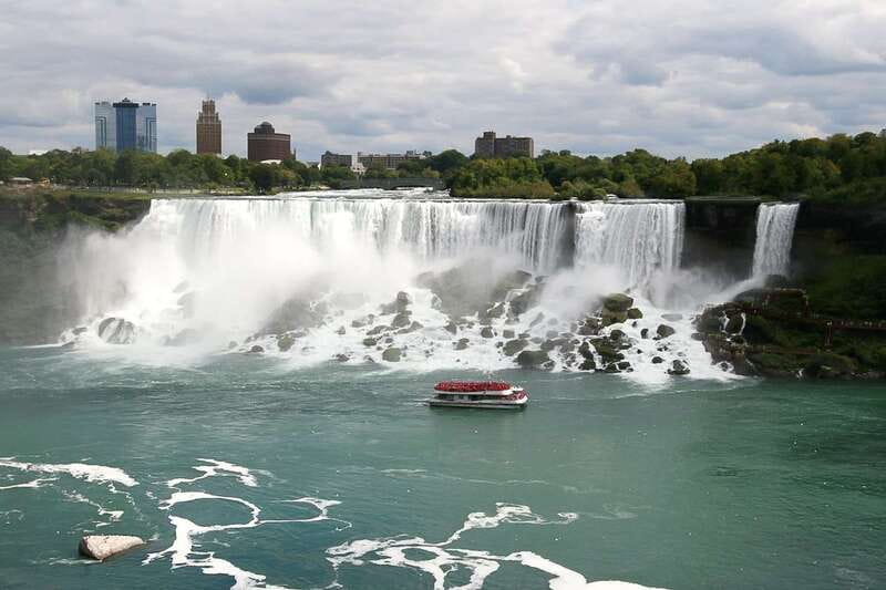 Niagara Falls, ON: Helicopter Ride with Boat & Skylon Lunch - Price and logistics: is $305 good value here?