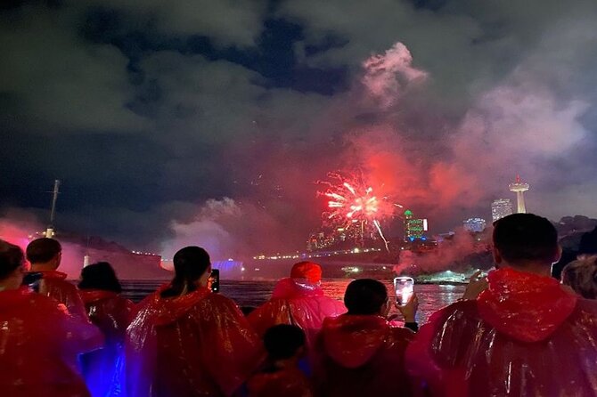 Niagara Falls Premium Night Tour: Fireworks Boat Cruise & Dinner - Who this tour suits best, and who should think twice