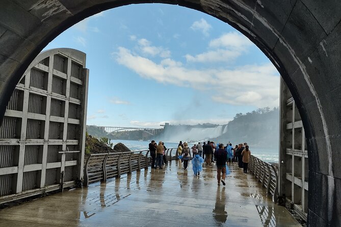 Niagara Falls Private Custom Tour from Toronto Area - Journey Behind the Falls tunnels: the most intense perspective
