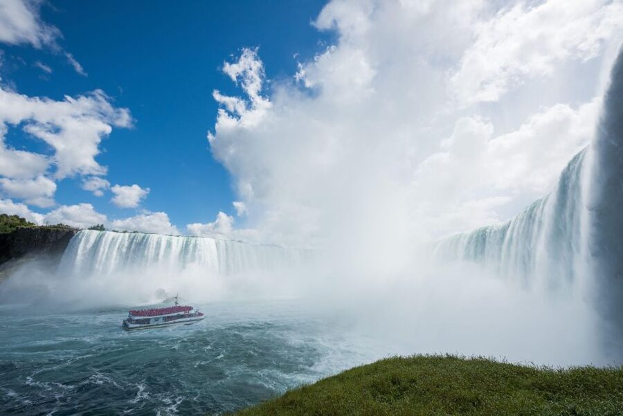 Niagara Falls Scenic Day Tour from Toronto Airport Pickup - Niagara Parkway photo stops: Whirlpool, Floral Clock, and power stations