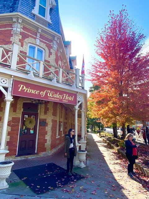 Niagara-on-the-Lake: Guided Walking Tour - Shaw Festival Theatre and the Local Economy Behind the Charm