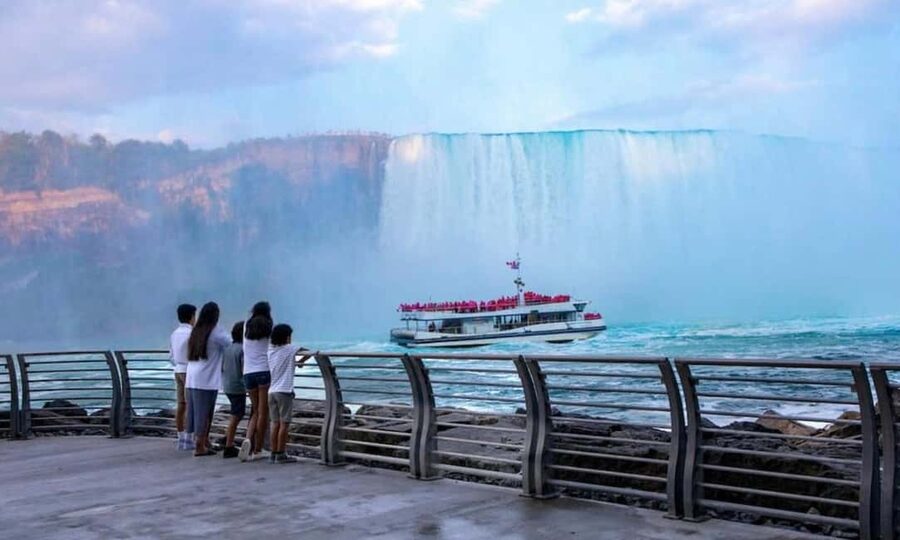 Niagara Parks: Power Pass + Falls Incline Railway - Day and night access to Niagara Falls through the Power Station