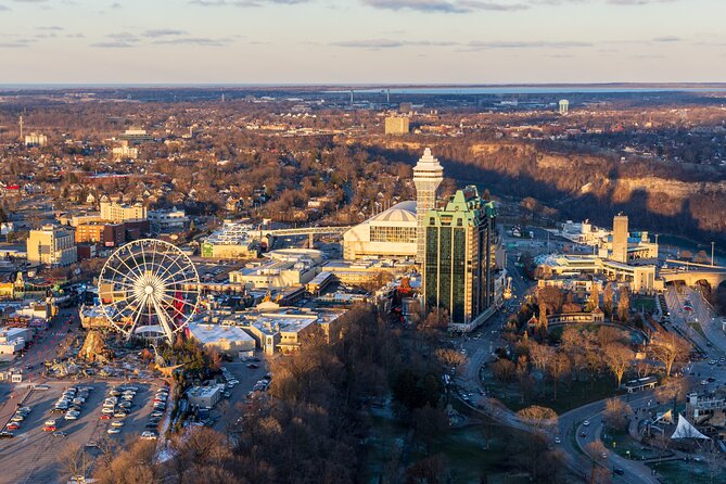Niagara Peninsula: a Smartphone Audio Driving Tour - Niagara on the Loop Extras: Capital Town Feel and a Free City Zoo