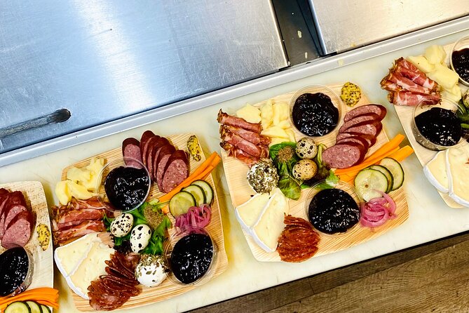 Okanagan Bee Tour and Lunch at Winery in Kelowna - The Bistro Lunch: Local Food Made the Main Event