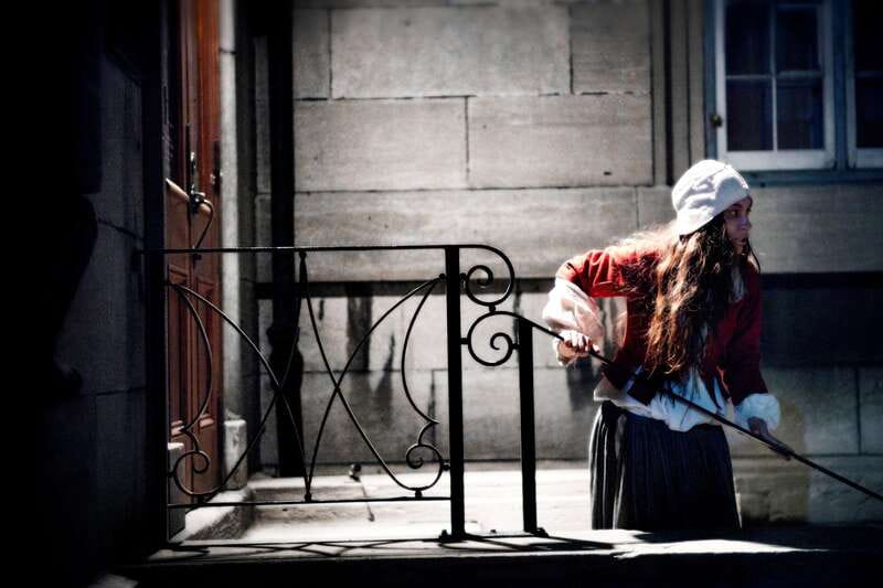 Old Montreal: Traditional Ghost Walk of the Haunted City - A 90-minute ghost story tour that also helps you read Old Montreal