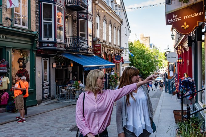 Old Quebec Classique Walking Tour with Funicular - Guides, small-group pacing, and why it feels easier in winter