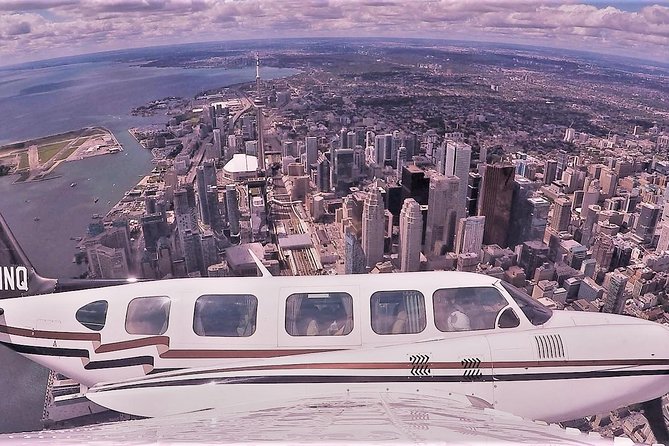 One hour Aerial Tour of Toronto and Niagara Falls with iflyTOTO - Billy Bishop Toronto City Airport, the easy start