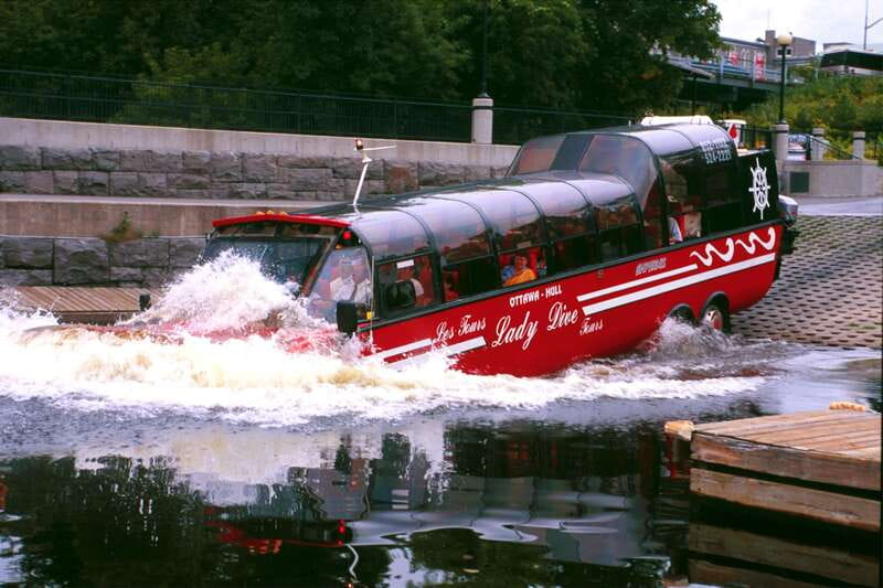 Ottawa: Bilingual Guided City Tour by Amphibious Bus - Key highlights at a glance