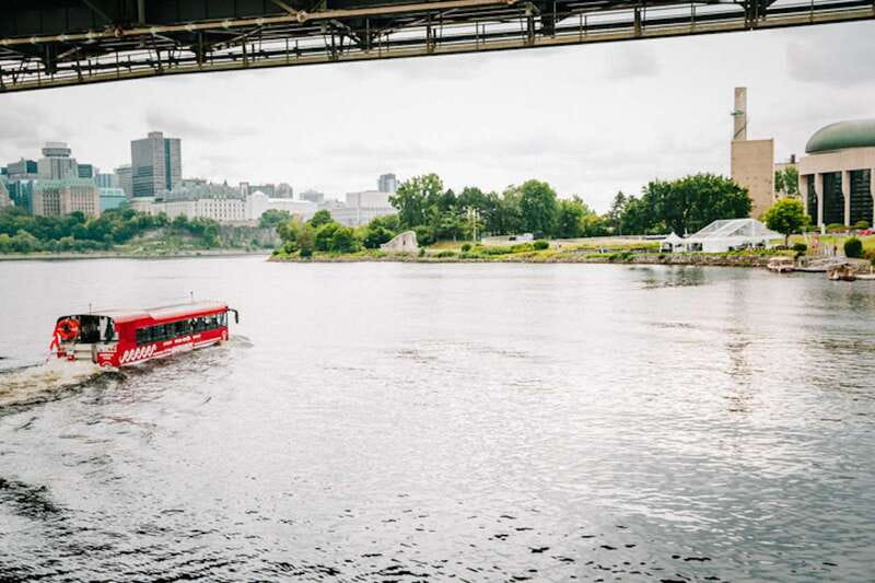 Ottawa: Bilingual Guided City Tour by Amphibious Bus - A bus that floats: what makes this tour fun and practical