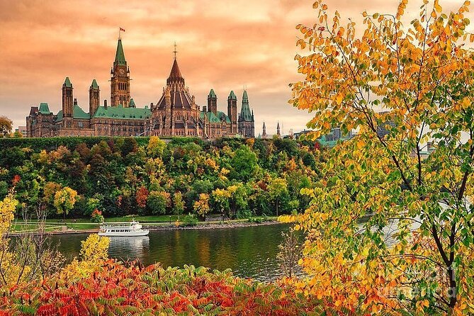 Ottawa Boat Cruise - Paul's Boat Line - Why a river cruise is the smart Ottawa shortcut