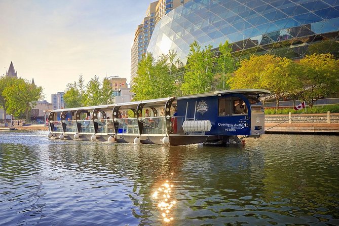 Ottawa Boat Cruise - Rideau Canal Cruise - How good guides change the cruise from nice to memorable