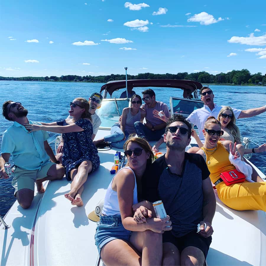 Ottawa: Downtown Yacht Cruise - Wed-Sun @ 6PM - 75 Minutes - Included comfort: washroom, crew service, and the little things that matter