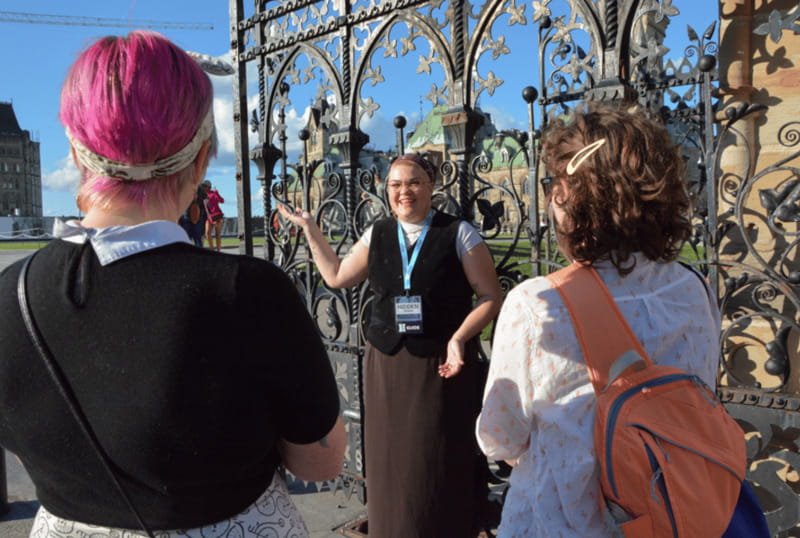 Ottawa: Hidden Gems Guided Walking Tour - Meeting on Sparks Street, then getting your bearings fast