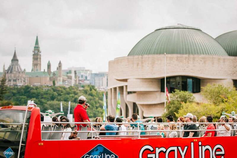 Ottawa: Hop-On Hop-Off Guided City Tour Pass - Entering Ottawa via Sparks Street, then hopping where you actually want