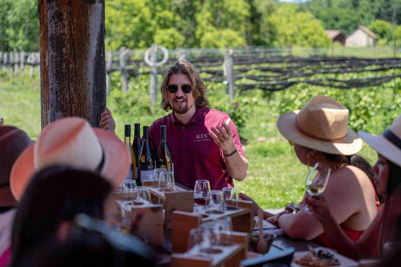 Ottawa: Local Wine and Cider Tour - Finding the group at the Totem Pole, then settling in