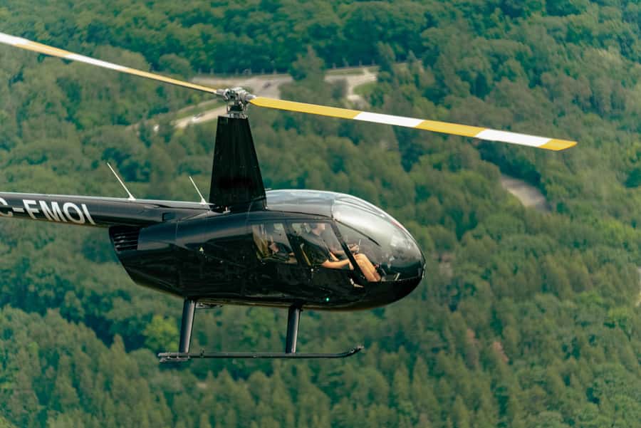 Ottawa: Panoramic helicopter flight (Gatineau Park + downtown) - Ottawa From Above, With Photos That Actually Work