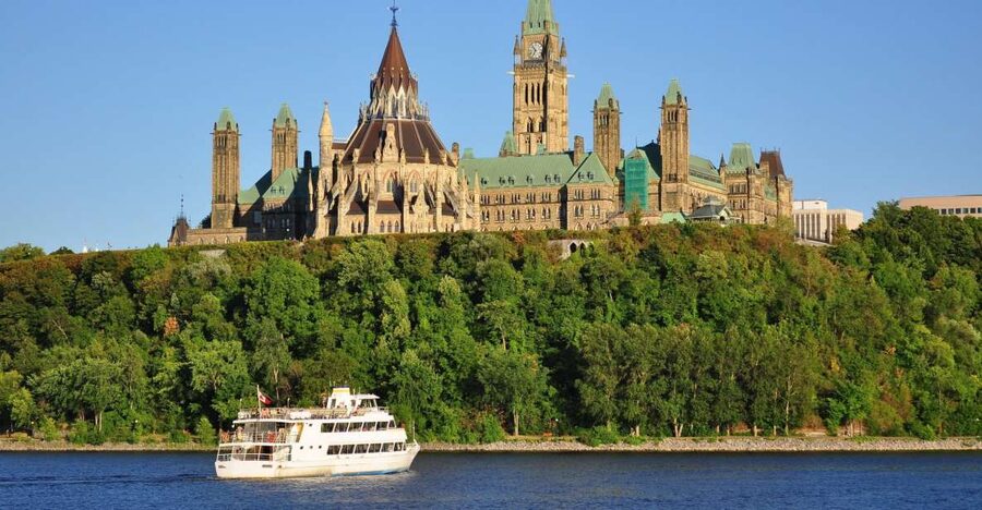Ottawa Premium Small Group Tour with Canal Cruise - Seasonal reality check: June to September cruises, museum substitution otherwise