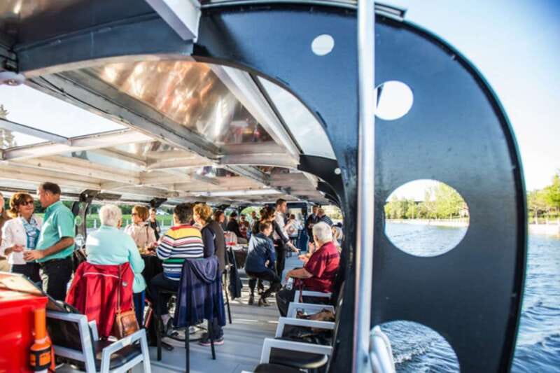Ottawa: Rideau Canal Cruise - Boarding to the Launch: What the First Minutes Feel Like