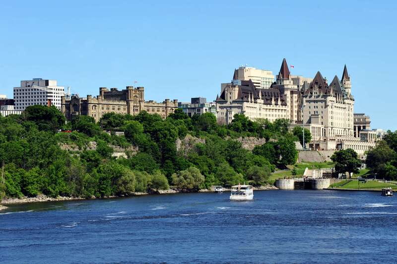 Ottawa: Sightseeing River Cruise - Getting on board: Paula D, two docks, and what to bring