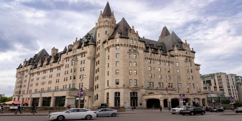 Ottawa: Small-Group Walking Tour with Boat Cruise - Rideau Canal cruise wrap-up: views, narration, and off-season swaps