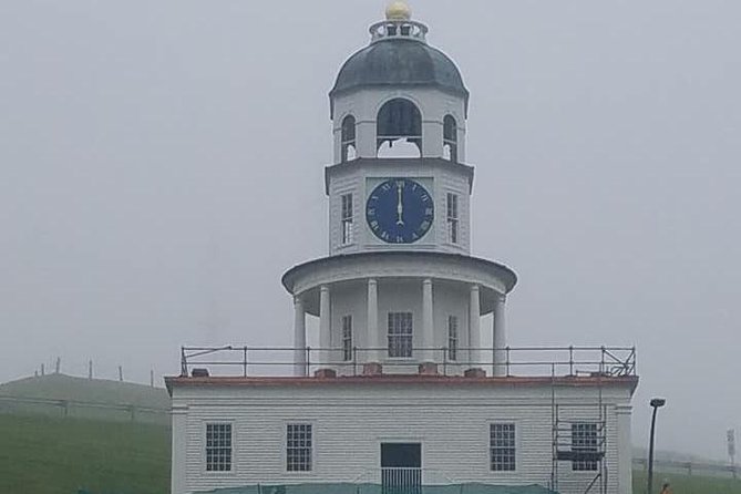 Peggy’s Cove & Halifax Historic Tour - Getting to the first views around Halifax Citadel