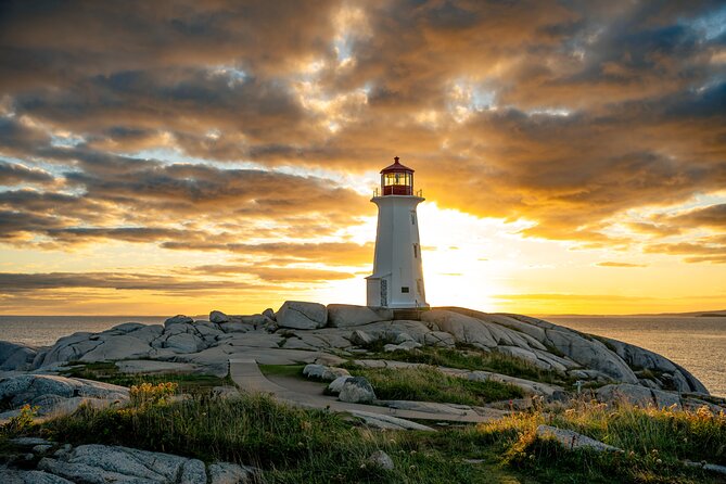 Peggy's Cove, Lunenburg and Titanic Cemetery Full Day Tour - What to Pack for This Day (So the Day Stays Enjoyable)