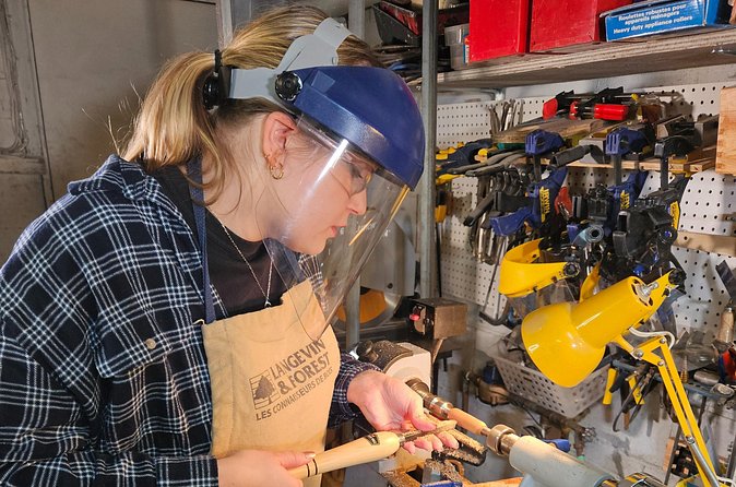 Pen Making With The Woodworker Himself - Sanding and polishing: where the finish takes over