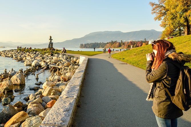 Photography & Hiking in Nature - Granville Island: lunch at the market and color for your camera