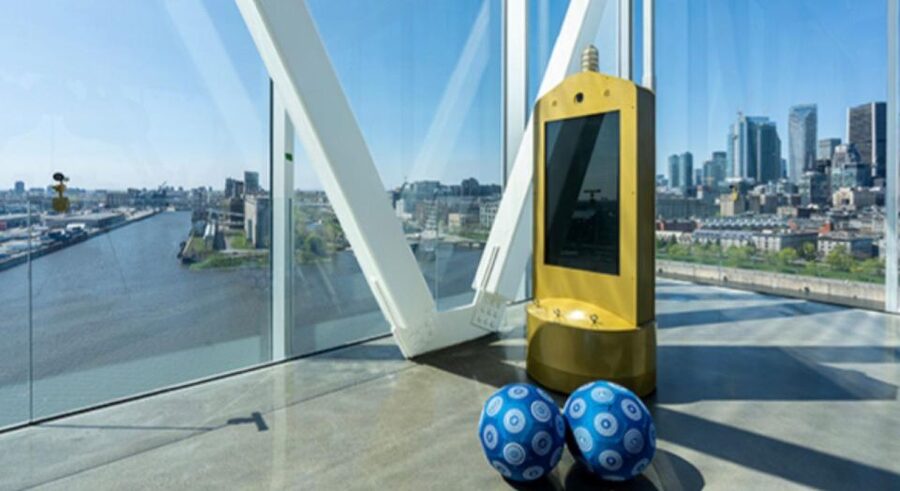 Port of Montreal Glass Tower Entry - Outdoors and indoors year-round: how the tower keeps you comfortable