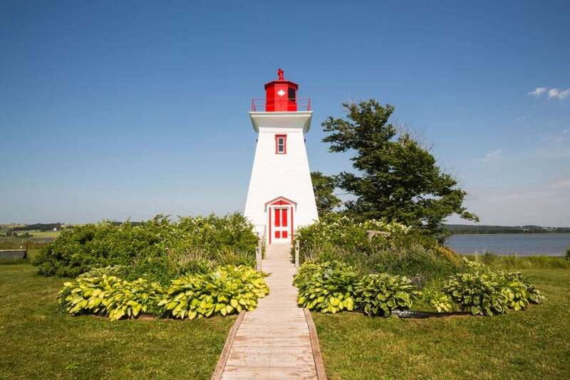 Prince Edward Island: Guided Tour with Anne of Green Gables - Cavendish Cliffs Outlooks: red sandstone views tied to Anne
