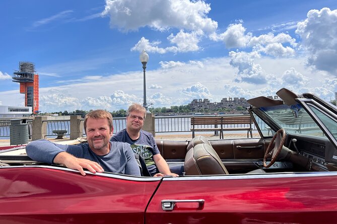 PRIVATE 2-Hour tour of Montréal in Convertible Cadillac + Murals - Place Jacques Cartier: Where Old Montreal Shows Its Daily Face