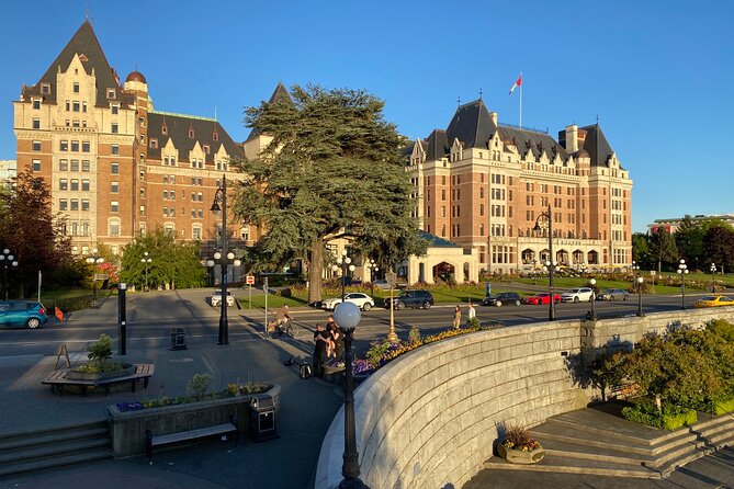 Private Deluxe Tour of Victoria & to Butchart Gardens (5 hrs) - Craigdarroch Castle and Mount Tolmie Park: the viewpoints and the character